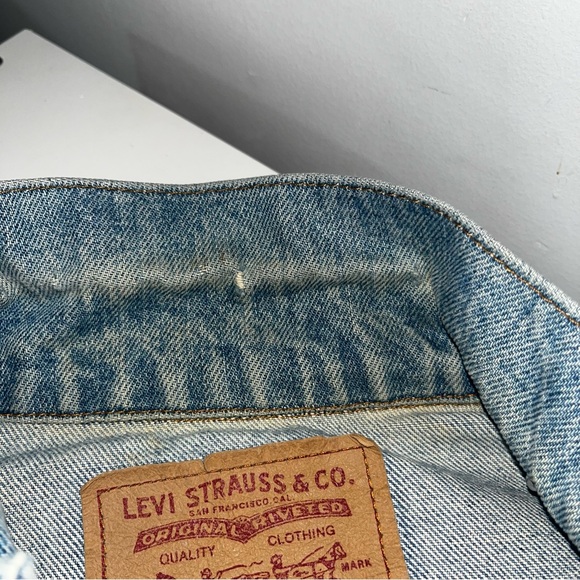 Levi’s denim jeans jacket with snake detail size bust 20” no size - Picture 3 of 10